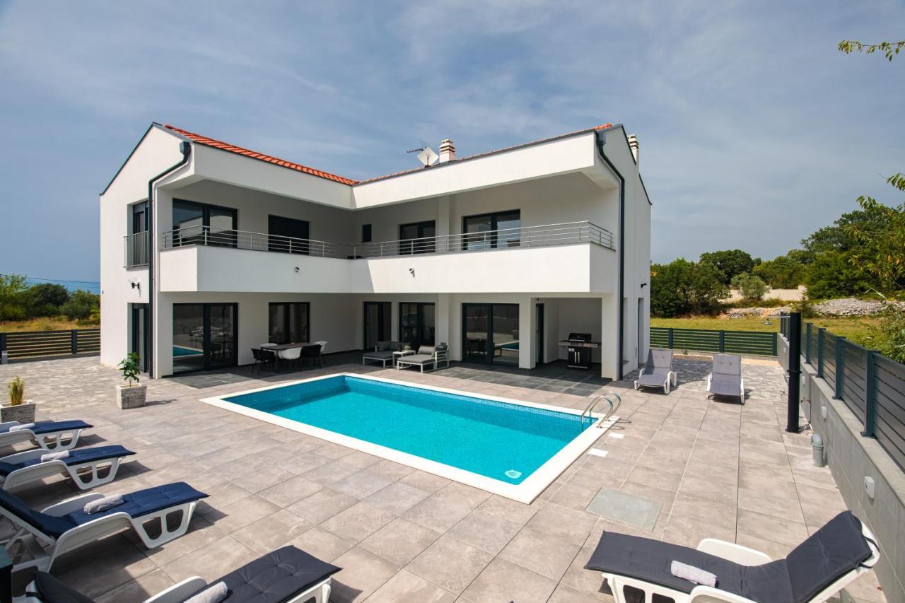 Villa Graefin Malinska Exterior photo